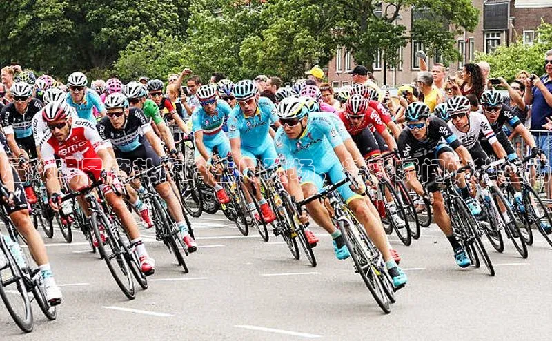 VSports官方网站百家号足球明星亲赴鹿晗生日现场，精彩瞬间惊艳全场